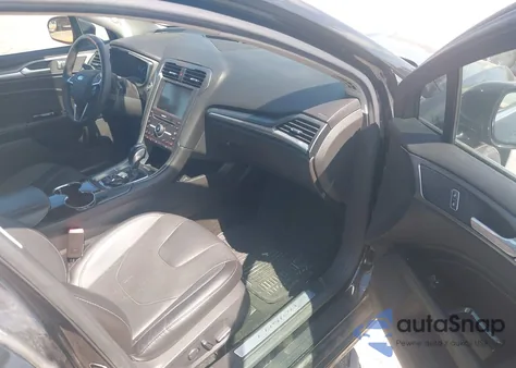 2016 Ford Fusion Titanium z USA, uszkodzony, nr VIN 3FA6P0K93GR231217